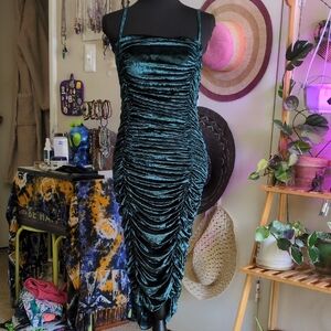 AX Paris Women Green Velvet Spaghetti Sheath Ruched Midi Dress Size US 16
